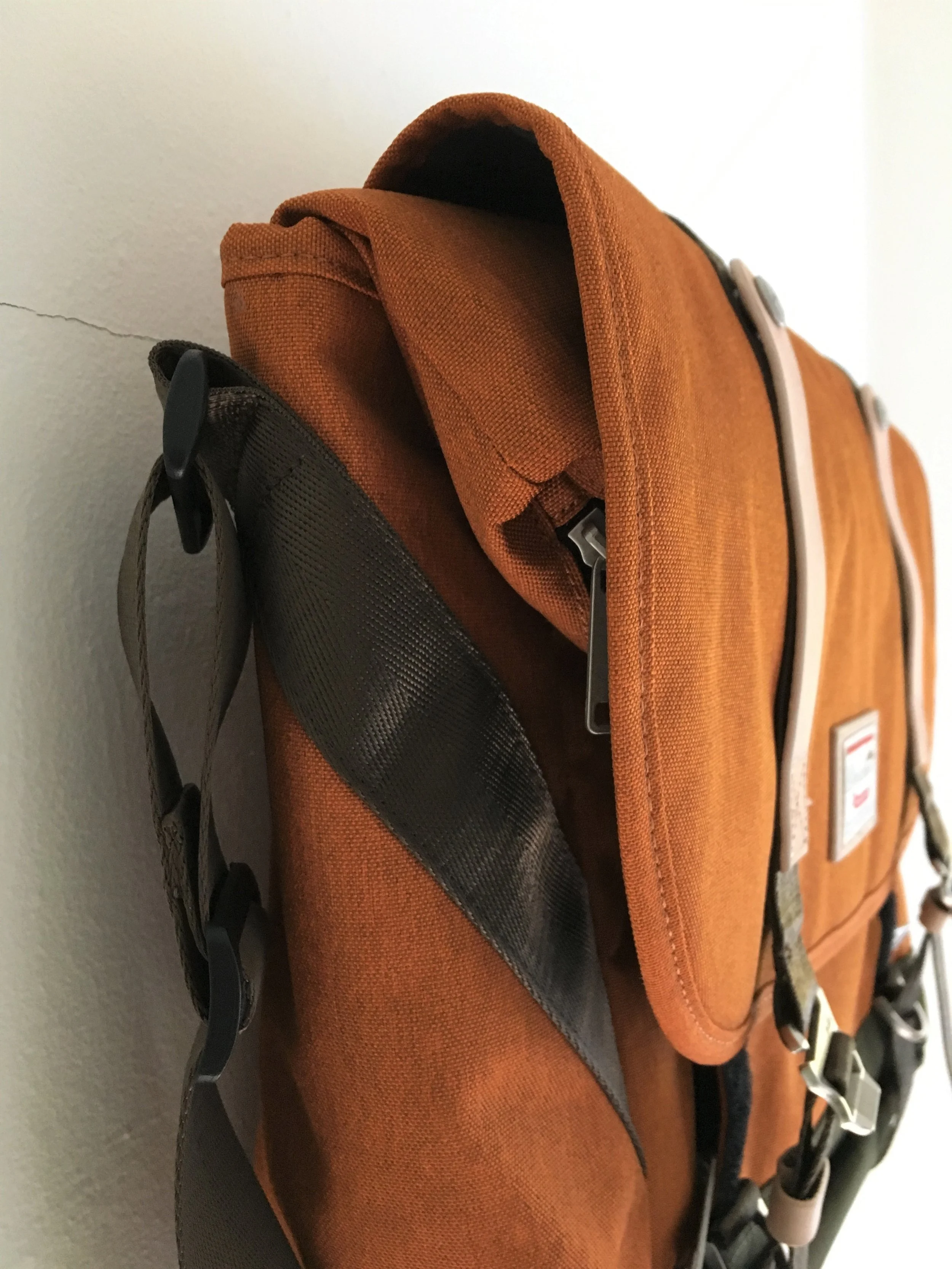 Doughnut Denver Messenger Bag Review The Pen Addict